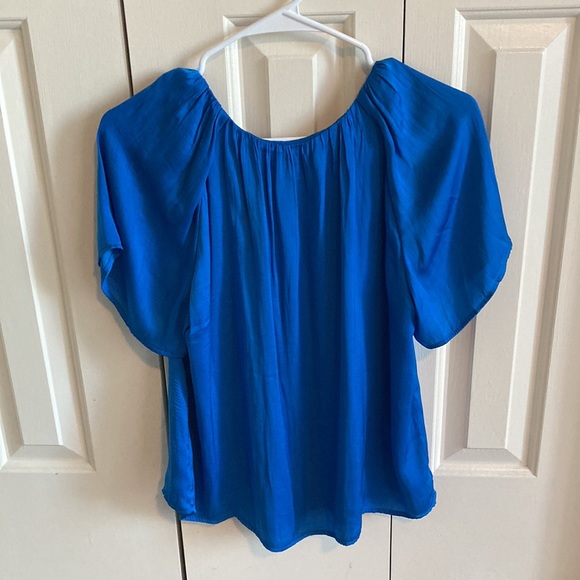 Blue top - Picture 3 of 6